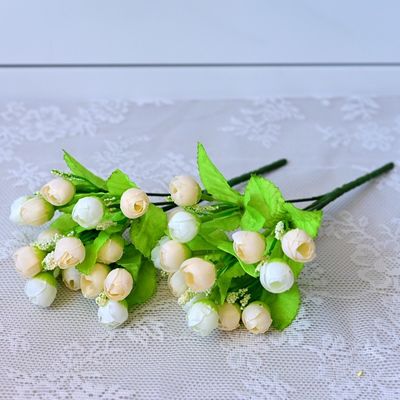 En interiores y exteriores pequeñas y bonitas cabezas de flores rojas, flores de plástico al por mayor, decoración para el hogar duradera.