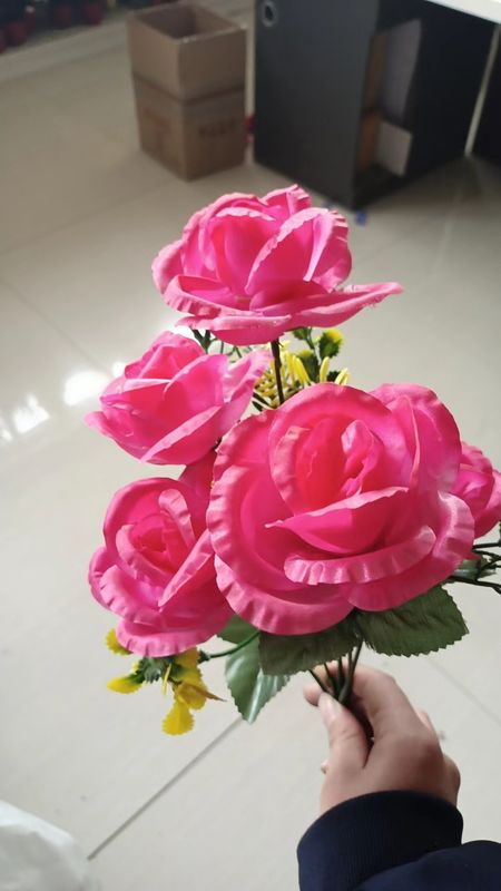 Flores artificiales duraderas Rosas rojas para la decoración del hogar